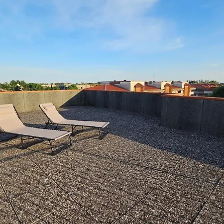 Violet Luni מארינלה די סרזאנה