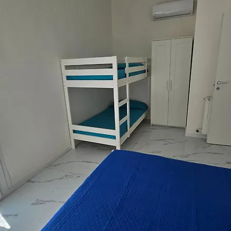 Violet Luni Apartment *