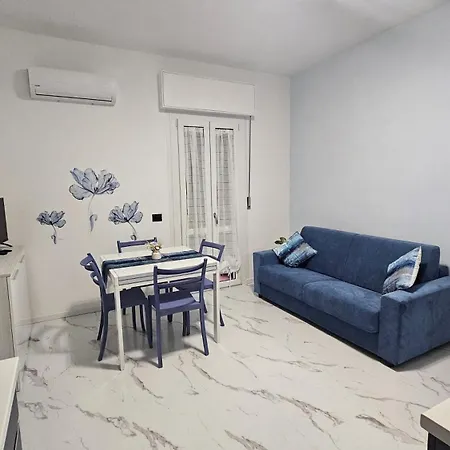 Apartment Violet Luni