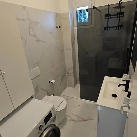 Violet Luni Apartment *
